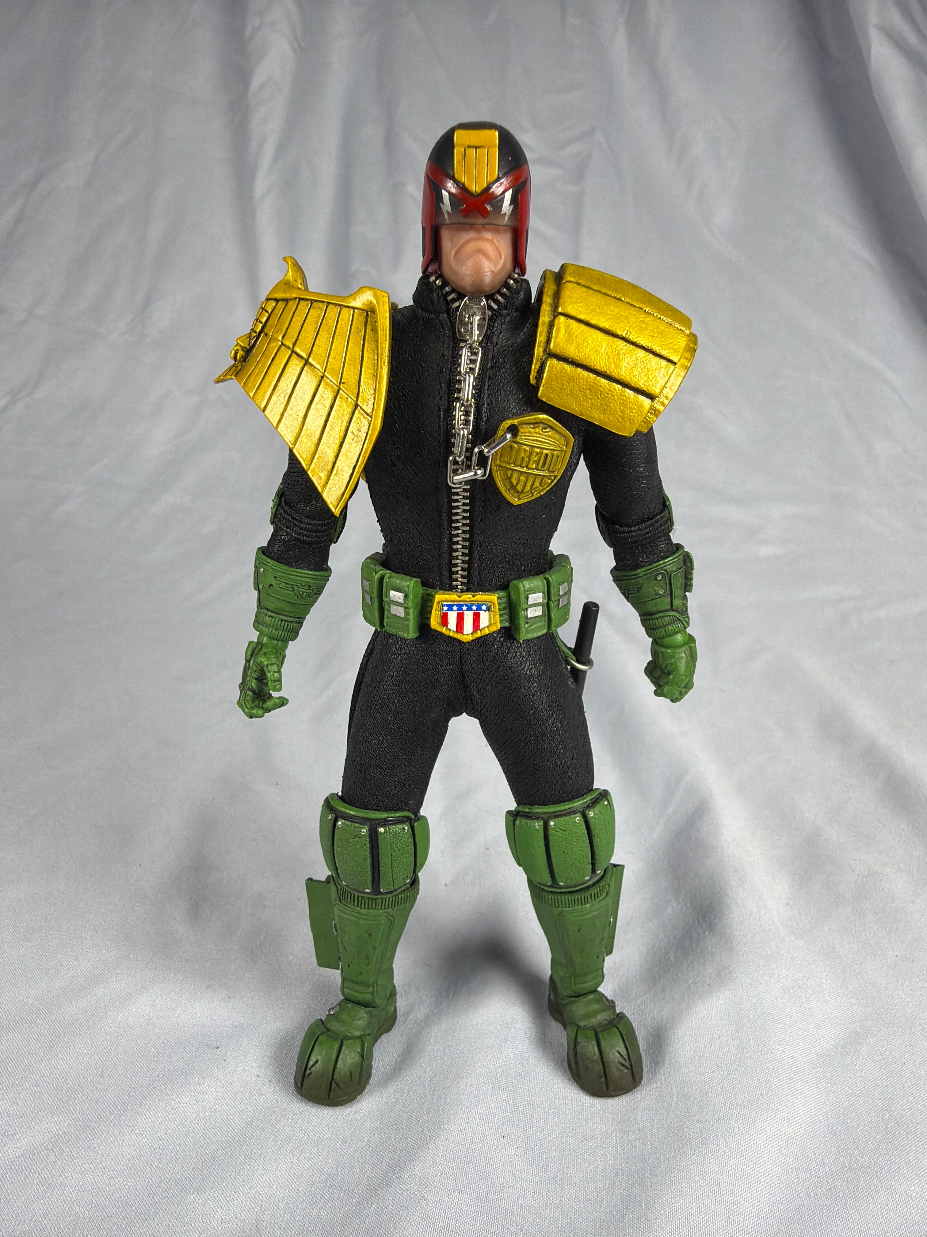Mezco 1:12 Judge Dredd Dark Blue 6” Figure Loose Incomplete